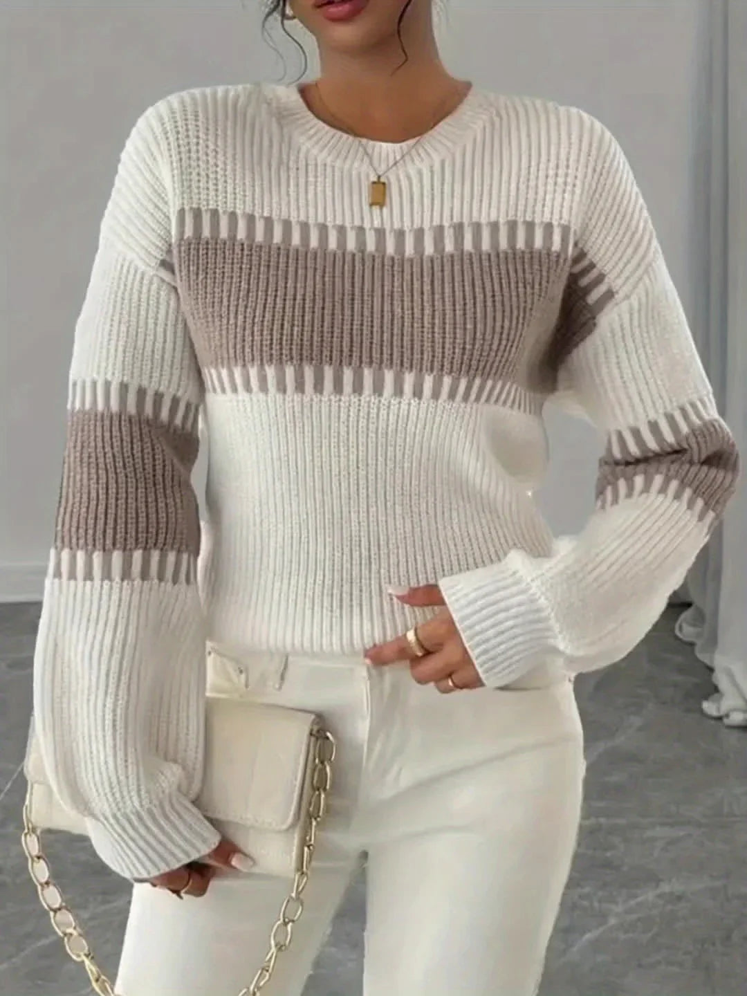 Dames trui | Gebreide sweater met strepen en ronde hals