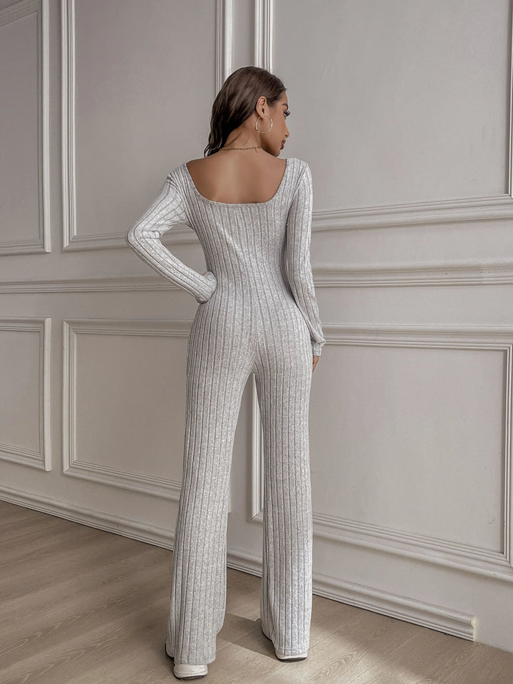 Dames jumpsuit | Ribstof broekpak met scoop neck en flare pijpen
