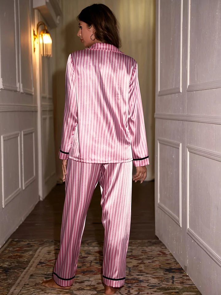 Dames gestreepte pyjama set met satijnlook | Lange mouw en broek