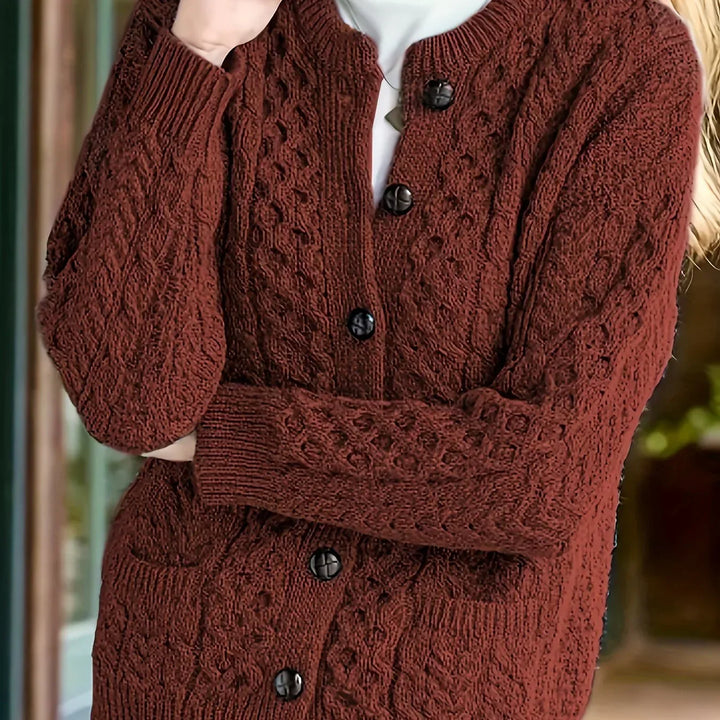 Dames vest | Gebreide cardigan met kabelpatroon en knopen