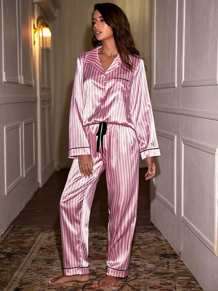 Dames gestreepte pyjama set met satijnlook | Lange mouw en broek