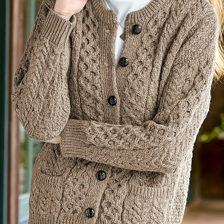 Dames vest | Gebreide cardigan met kabelpatroon en knopen