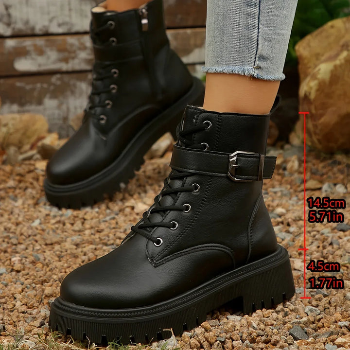 Dames enkellaarsjes | Witte veterboots met gesp en warme voering