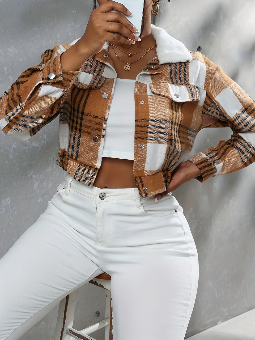 Dames bomberjack | Cropped ruit jas met kraag en knopen
