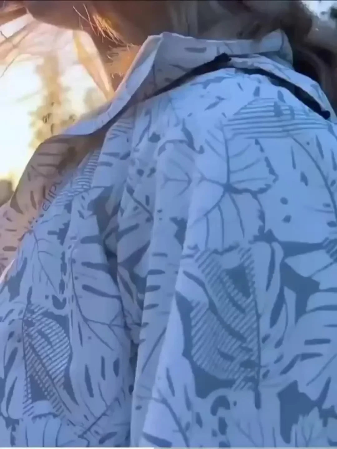 Dames jas | Lichtgewicht outdoor jack met bloemenprint en capuchon