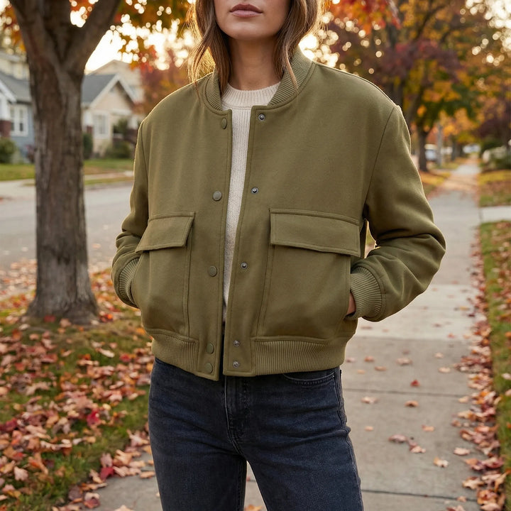 Bomberjack dames | Cropped varsity jasje met drukknopen