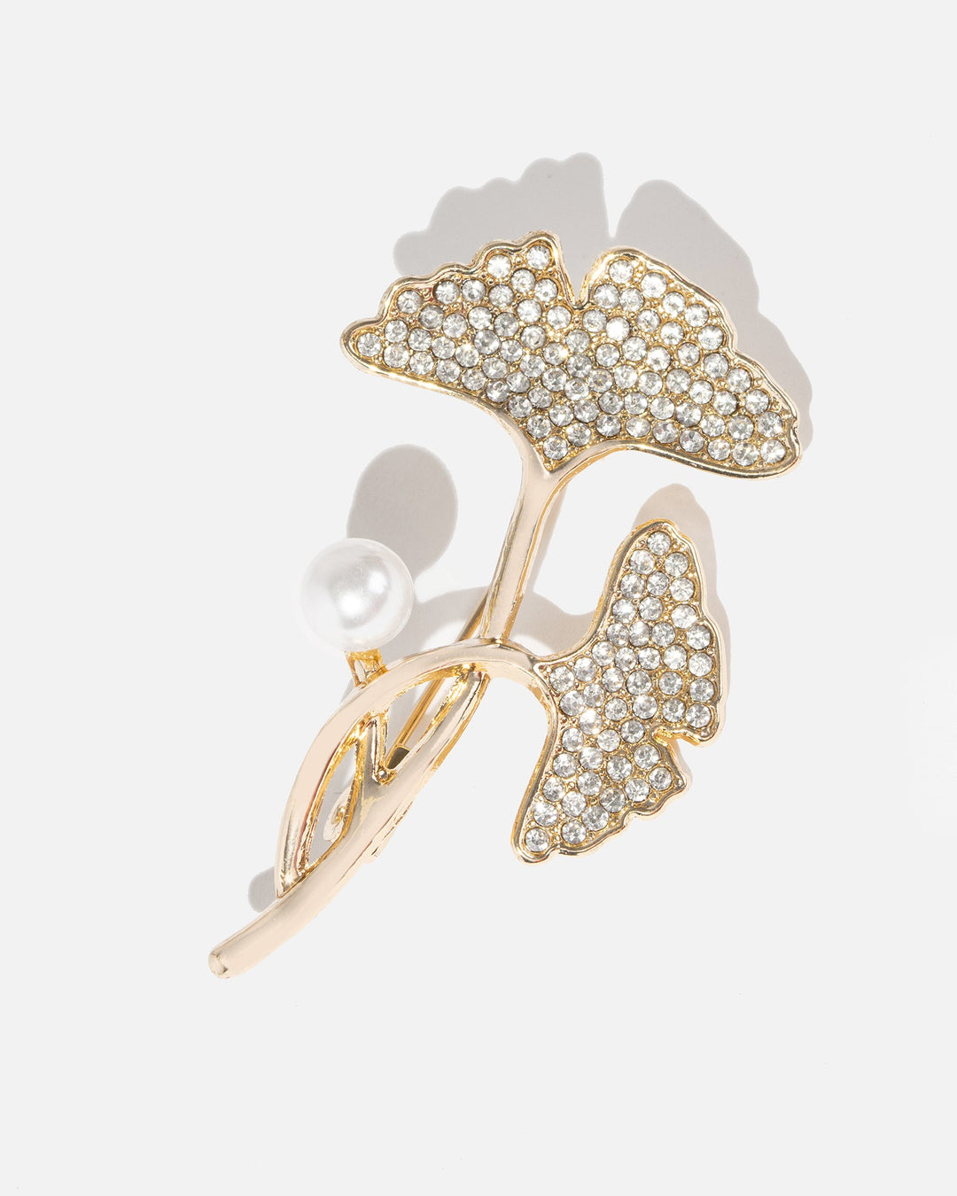 Broche dames | Goudkleurige broche met kristallen blaadjes