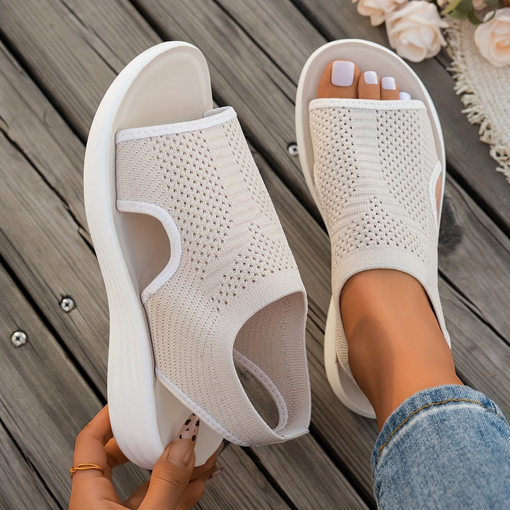 Dames sandalen | Comfortabele instappers met sleehak