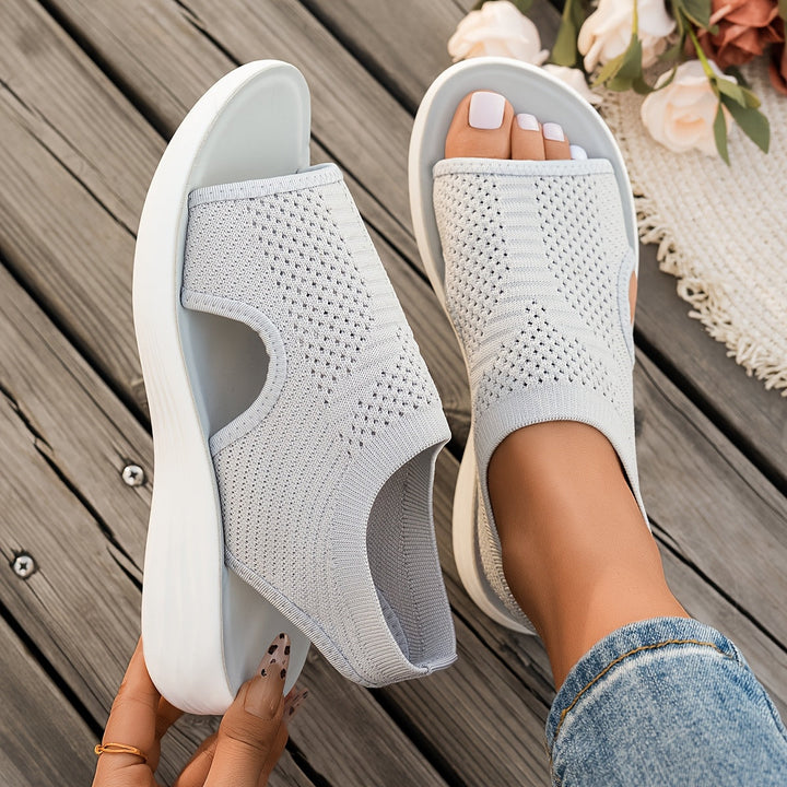 Dames sandalen | Comfortabele instappers met sleehak