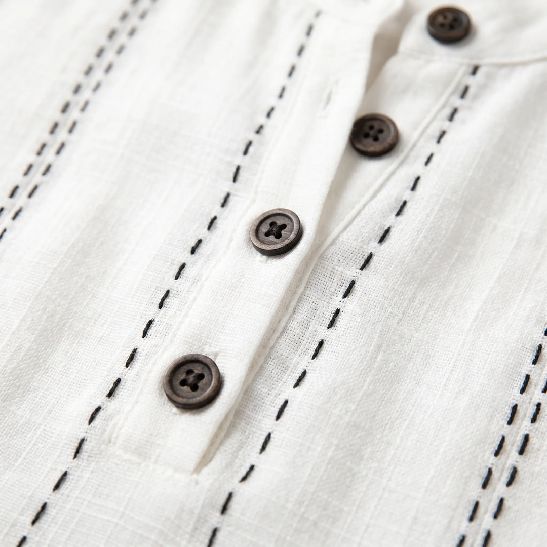 Dames top | Blouse met korte mouwen en knoopdetails