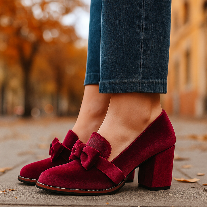 Hakken dames | Velvet pumps met puntneus