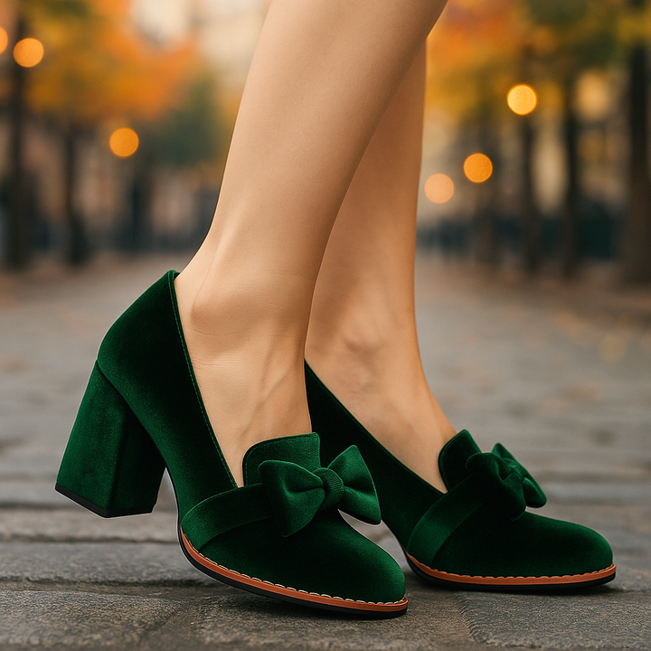 Hakken dames | Velvet pumps met puntneus