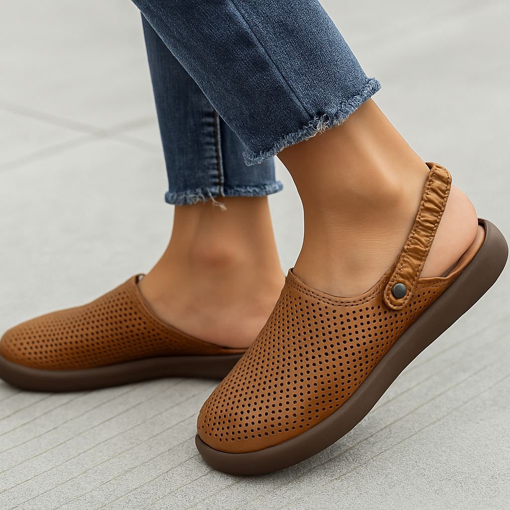 Instappers dames | Comfortabele clogs met perforatie en band