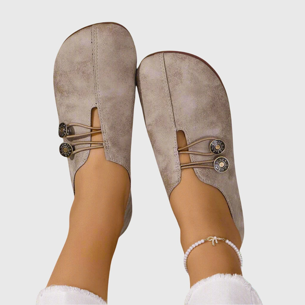 Instappers dames | Platte schoenen met knoopdetail