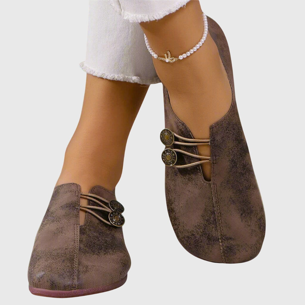 Instappers dames | Platte schoenen met knoopdetail
