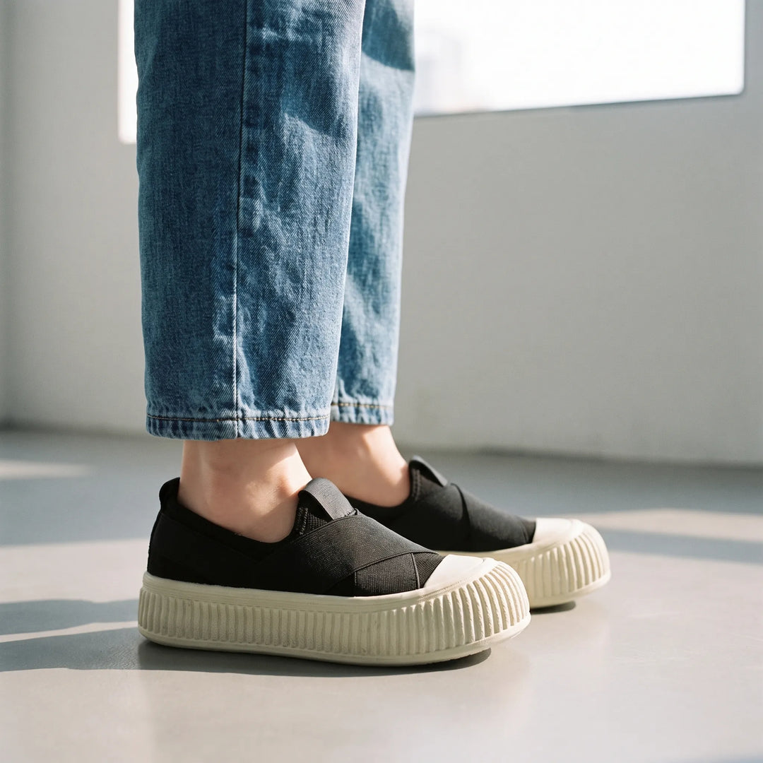 Instappers dames | Zwart sportief model met platformzool