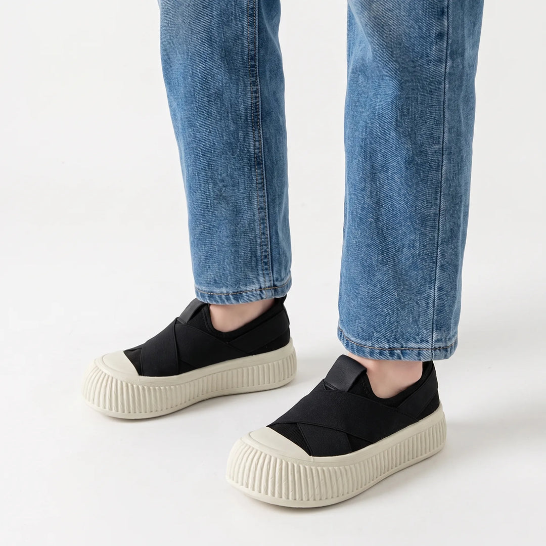 Instappers dames | Zwart sportief model met platformzool