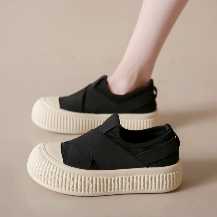 Instappers dames | Zwart sportief model met platformzool