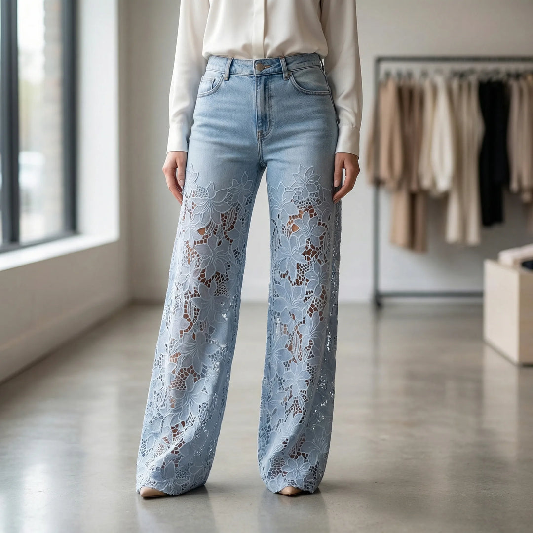 Jeans met wijde pijpen en verfijnd bloemenpatroon