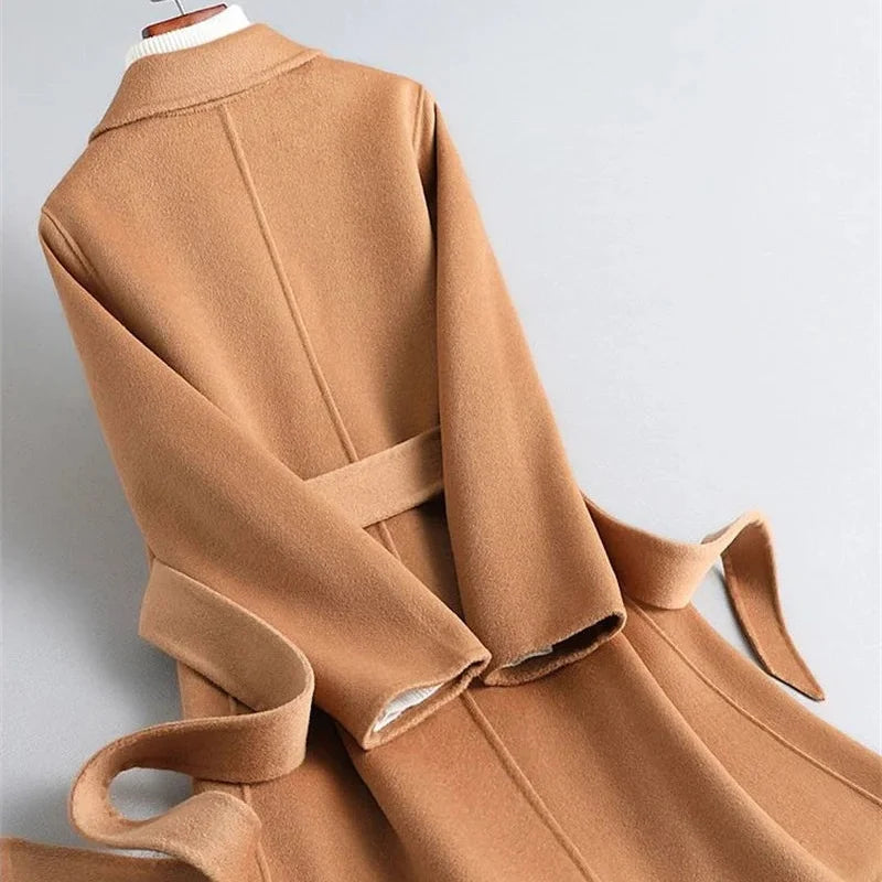 Lange jas dames | Elegante mantel met ceintuur en reverskraag