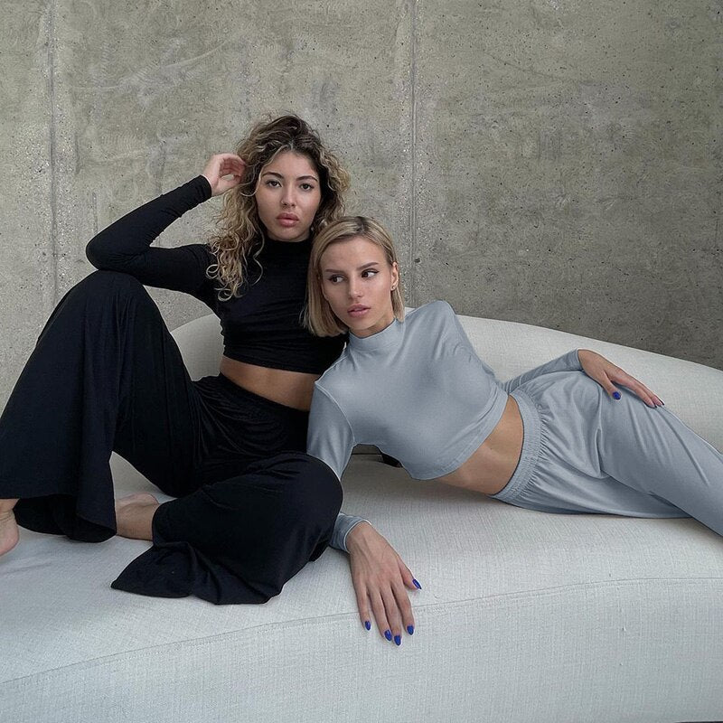 Lounge set dames | Crop top met lange mouw en wijde broek