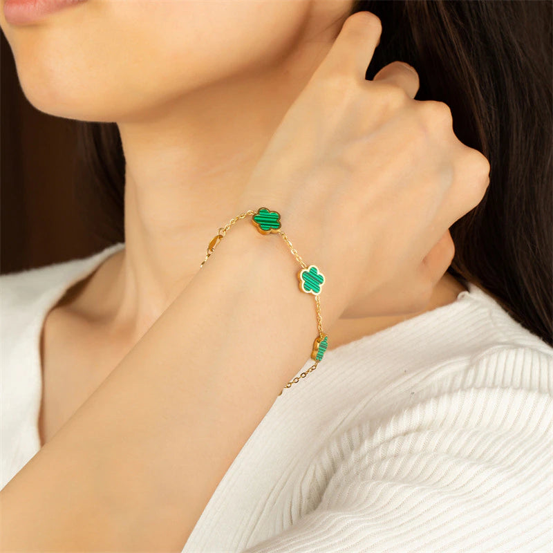 clover leaf bracelt-green