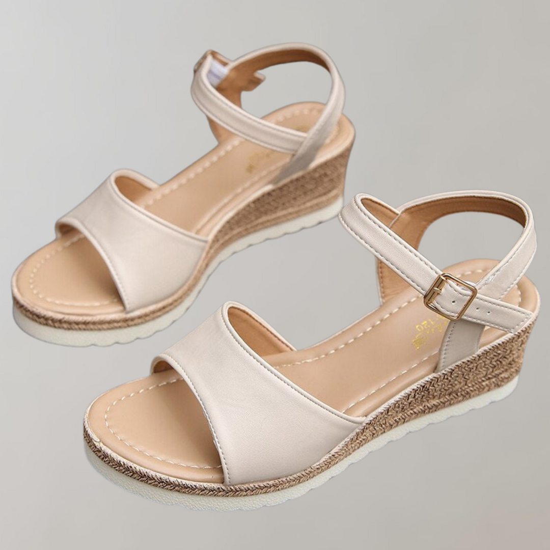 Sandalen dames | Sleehak sandalen met verstelbare band