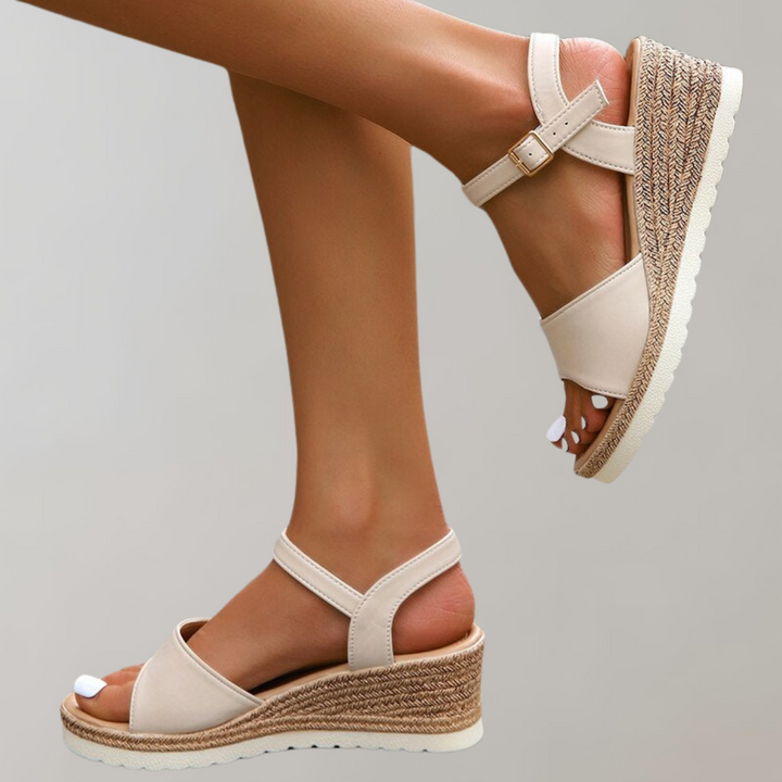 Sandalen dames | Sleehak sandalen met verstelbare band