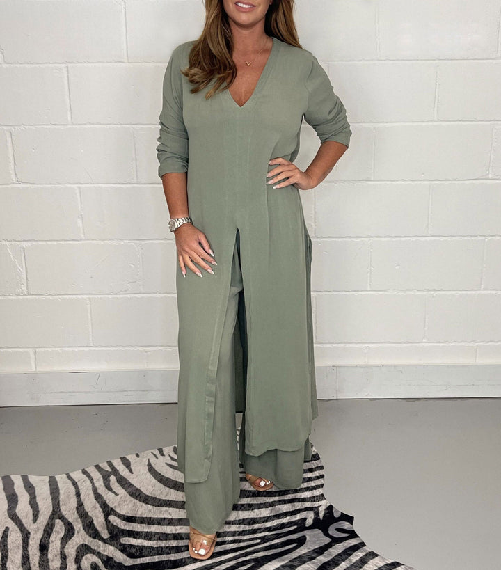Set dames | Twee delige set met v hals en wijde broek