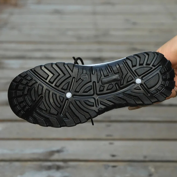 Sneakers dames | Zwart ademend model met veters en profielzool