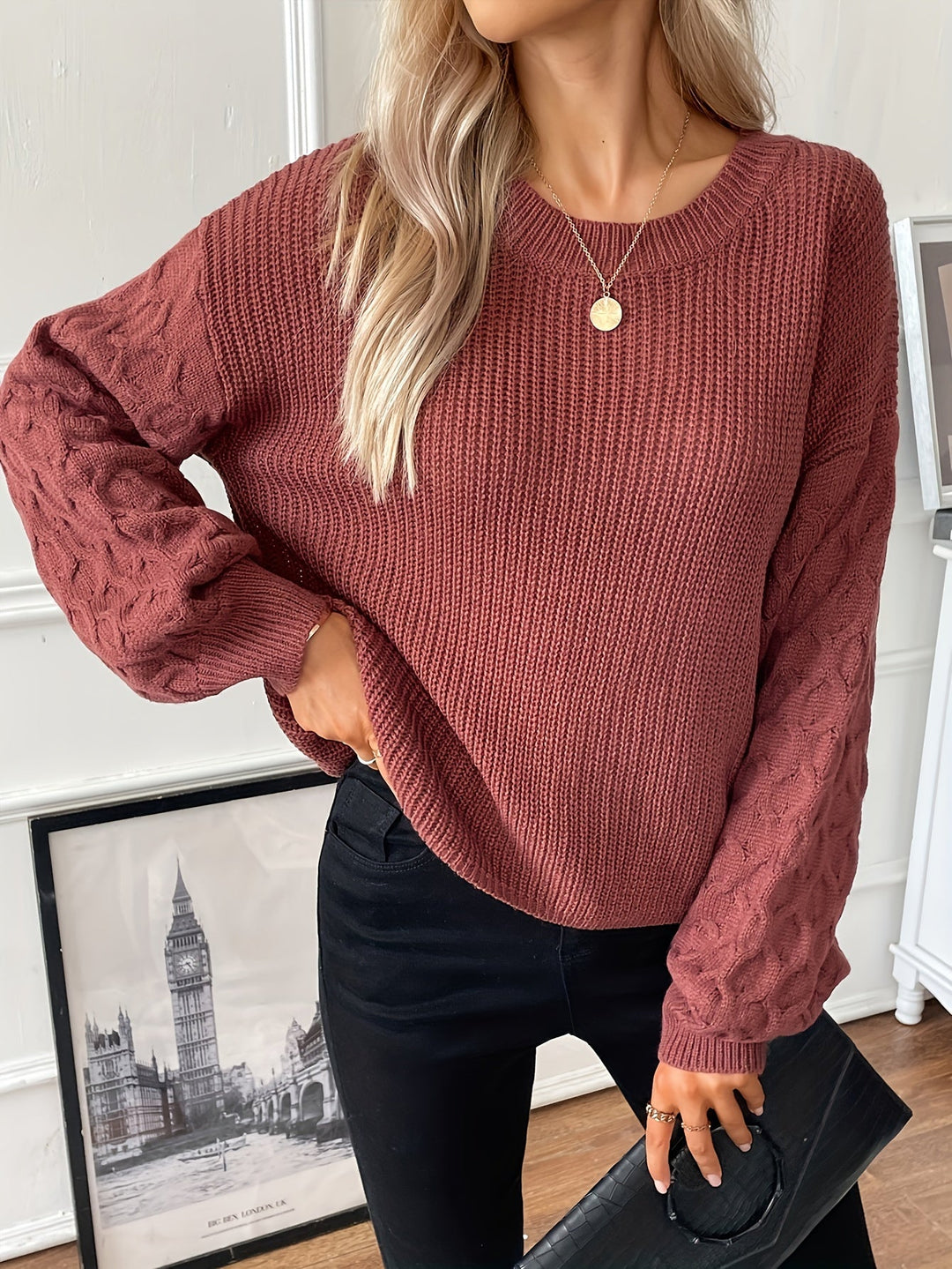 Trui dames | Grofgebreid model met kabelmouwen en ronde hals