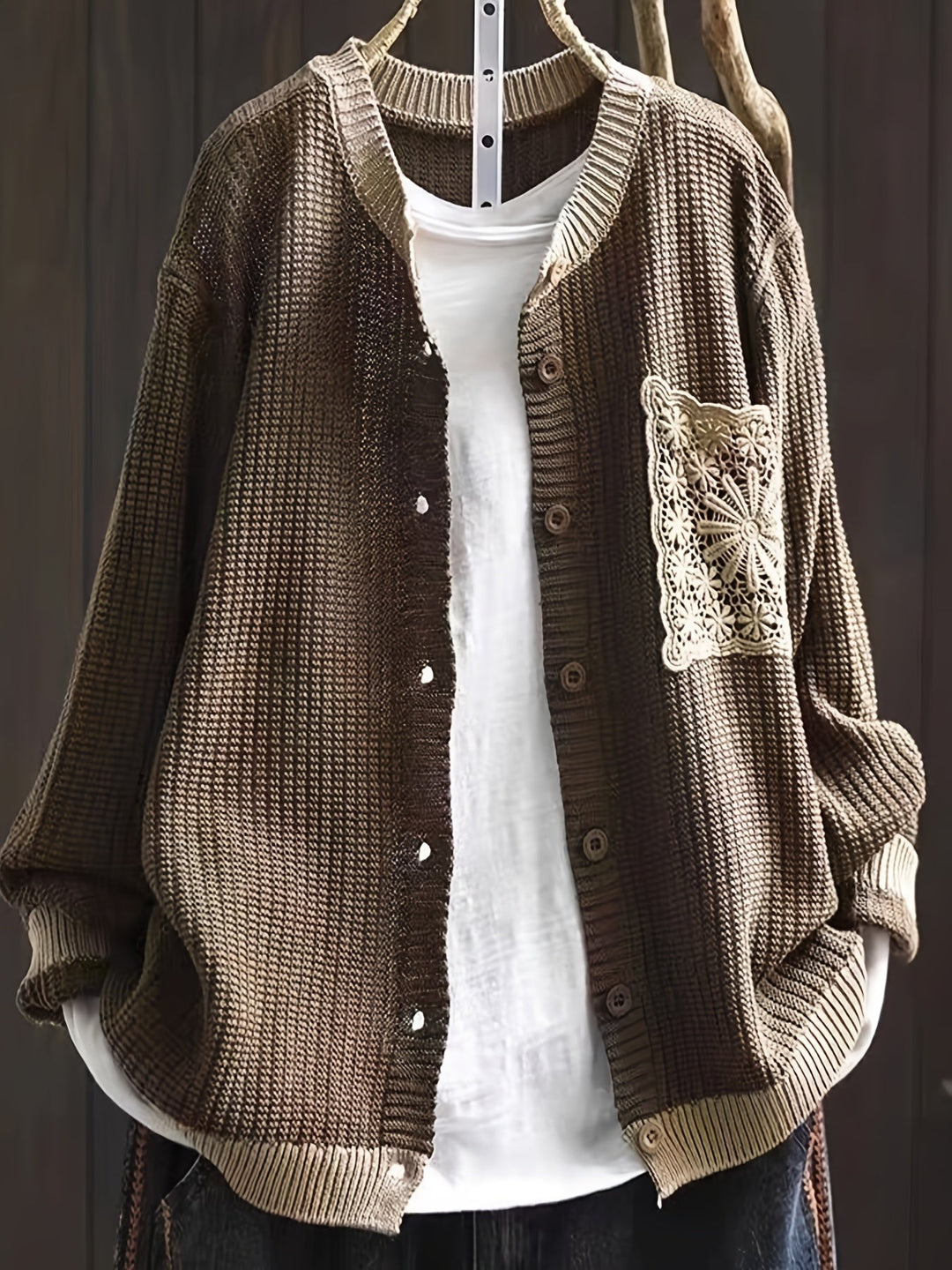 Vest dames | Gebreid vest met knopen en kanten borstzak