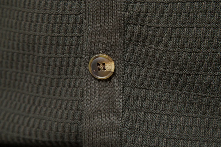 Vest heren | Gebreid model met knopen en opstaande kraag