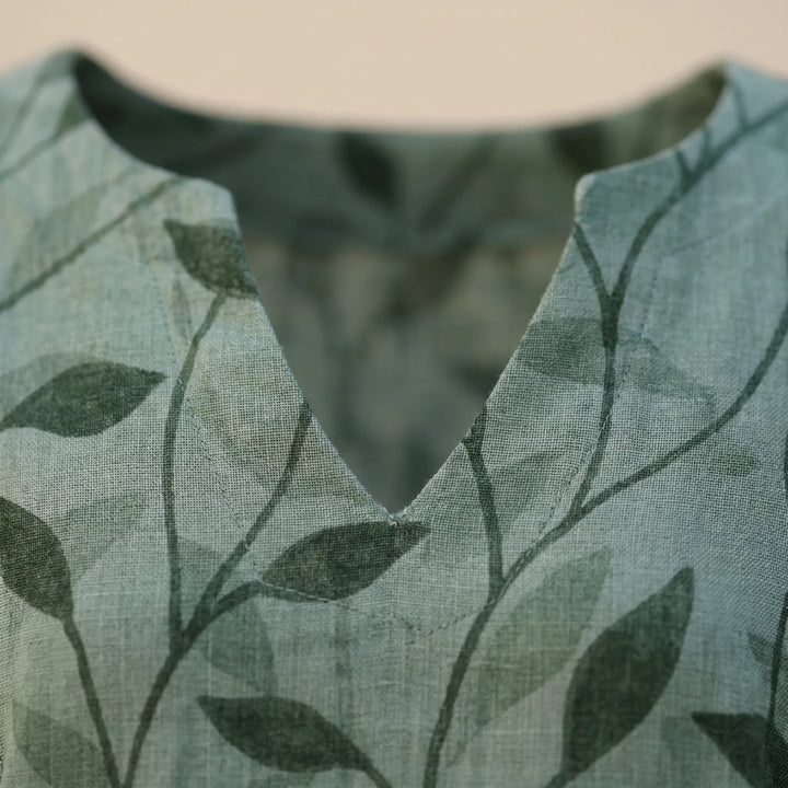 Zomerjurk dames | Jurk met bladerenprint en V-hals