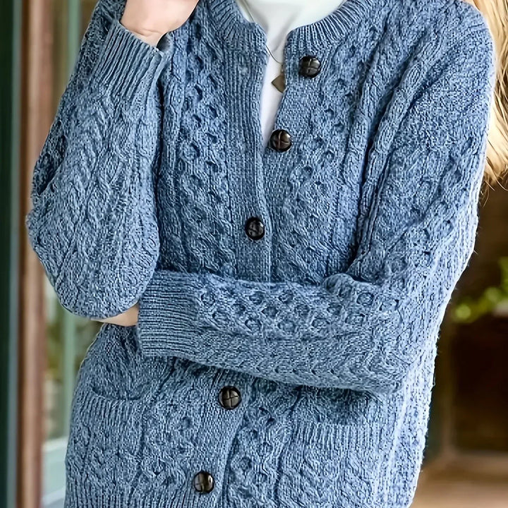 Dames vest | Gebreide cardigan met kabelpatroon en knopen