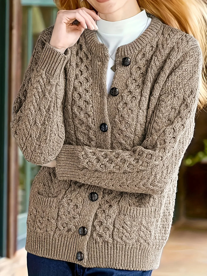 Dames vest | Gebreide cardigan met kabelpatroon en knopen