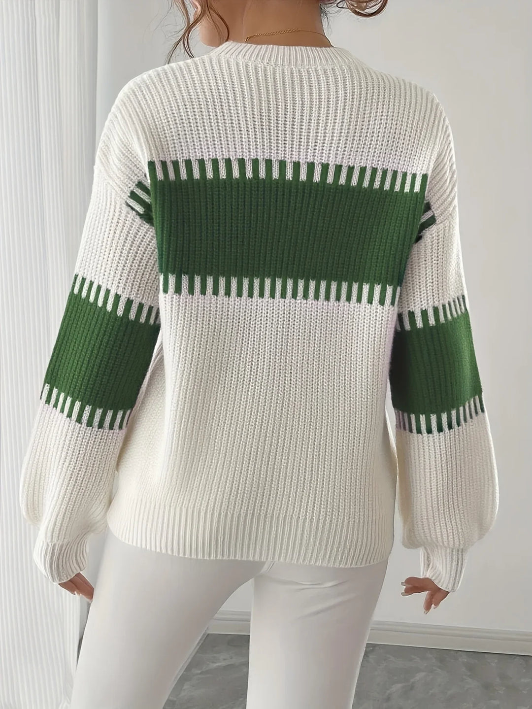 Dames trui | Gebreide sweater met strepen en ronde hals