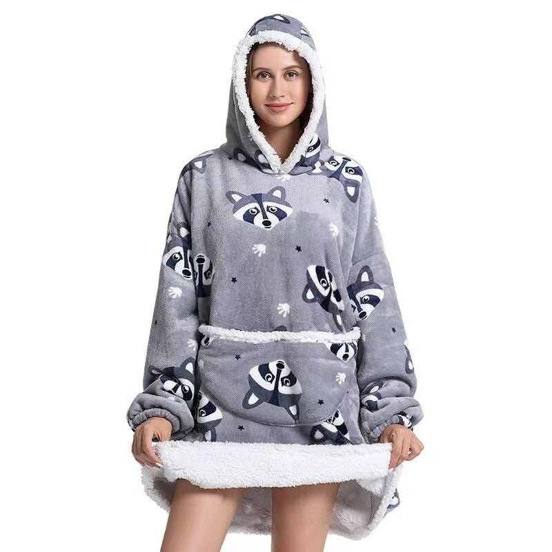 Shoodie™ Wasbeer | Heb het nooit meer koud met deze warme fleece hoodie deken! - Storebay.nl